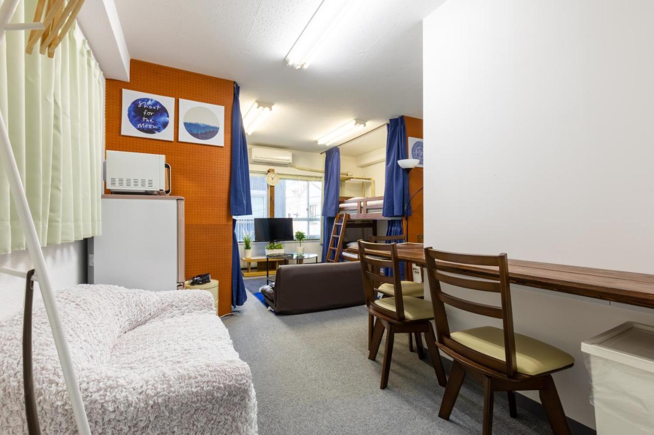 Apartment 池袋駅西口地下鉄出口徒歩4分ワンルーム4名コンビニ1分アクセス便利 *